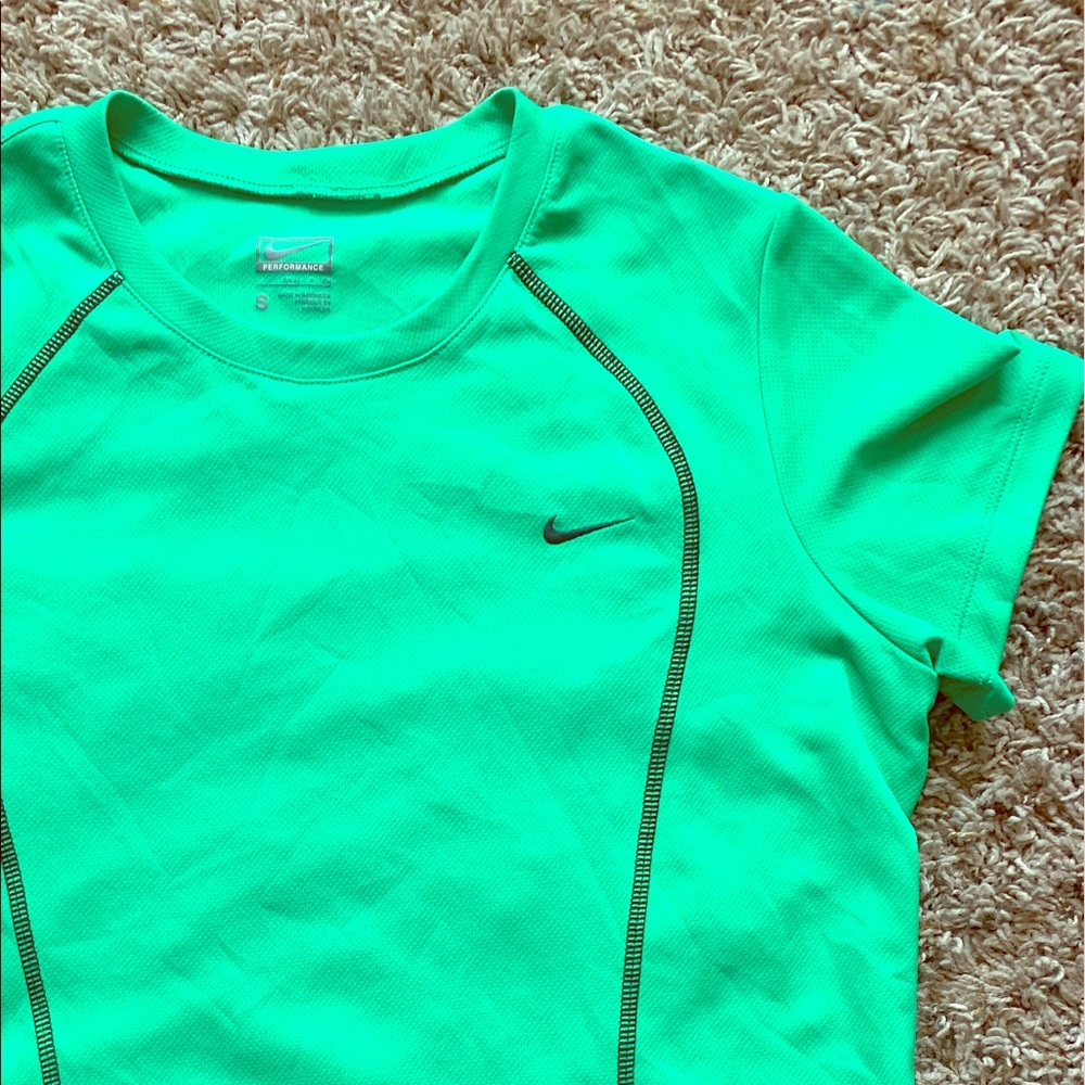 Nike workout running T-shirt top, great condition!
